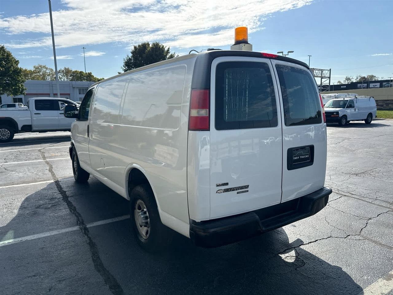 Used 2011 Chevrolet Express 2500 RWD image 6