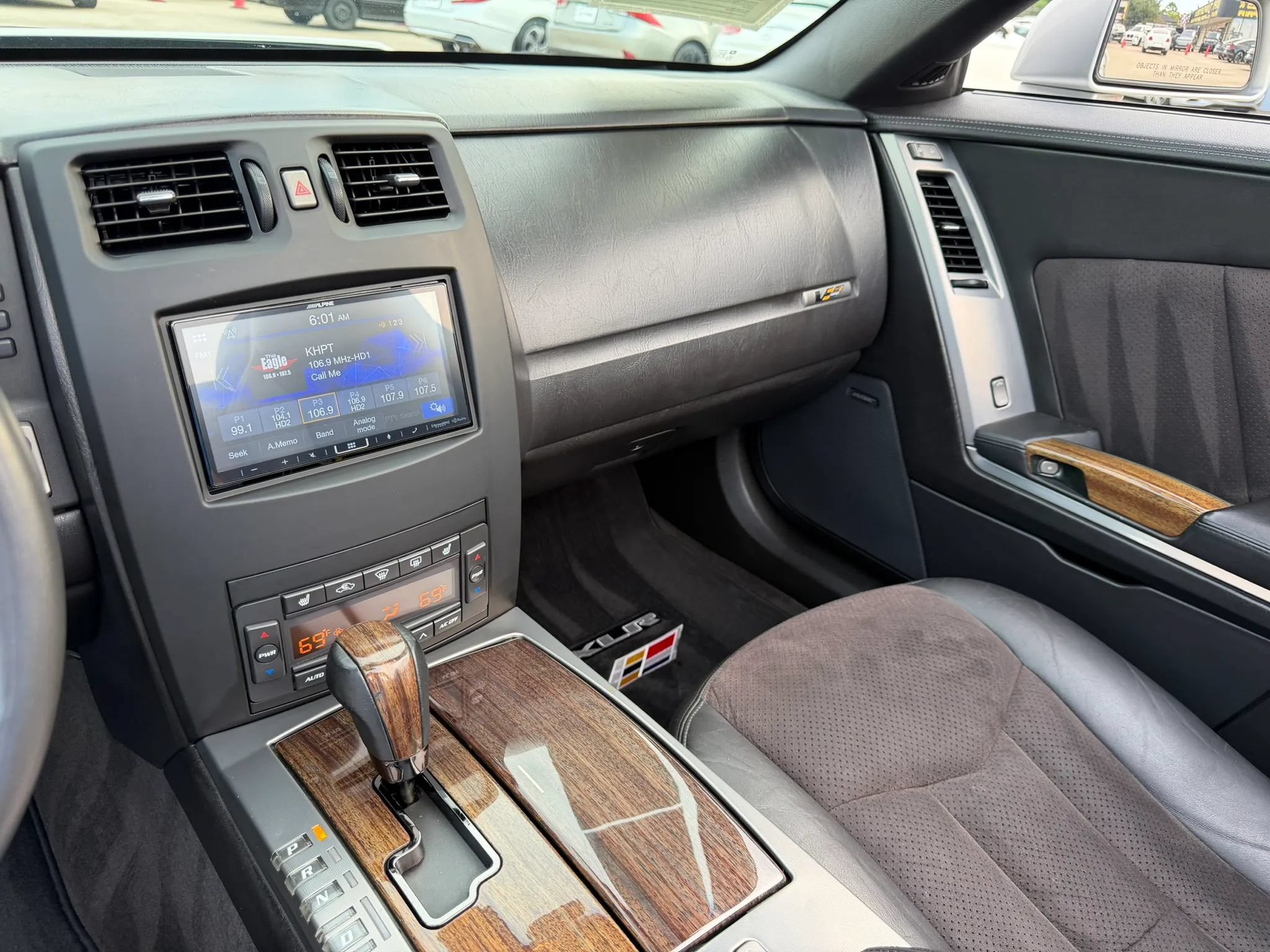 Used 2007 Cadillac XLR V RWD image 38