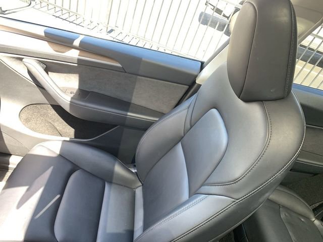 Used 2023 Tesla Model Y Long Range AWD/4WD image 27