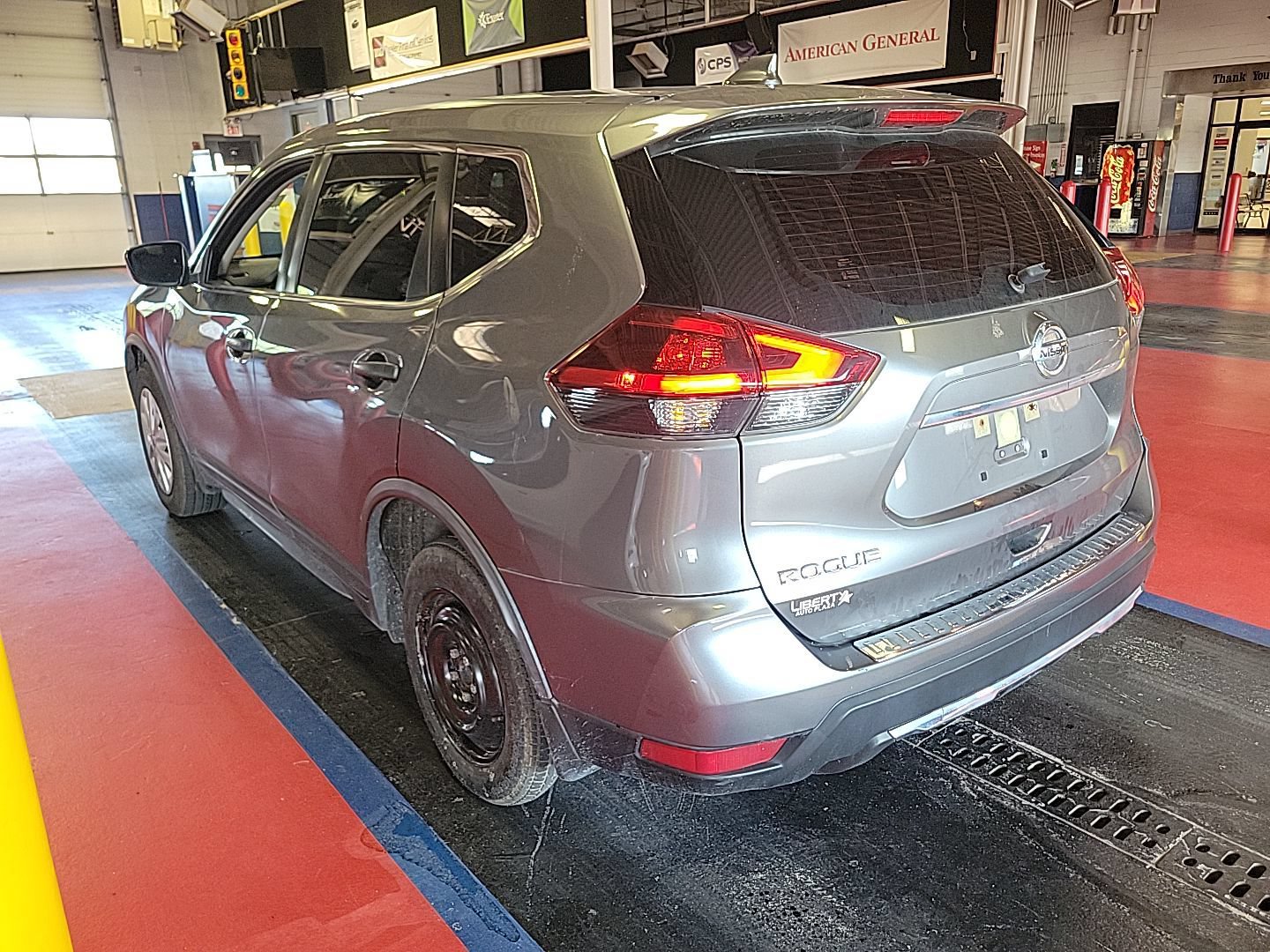 Used 2020 Nissan Rogue S FWD image 4