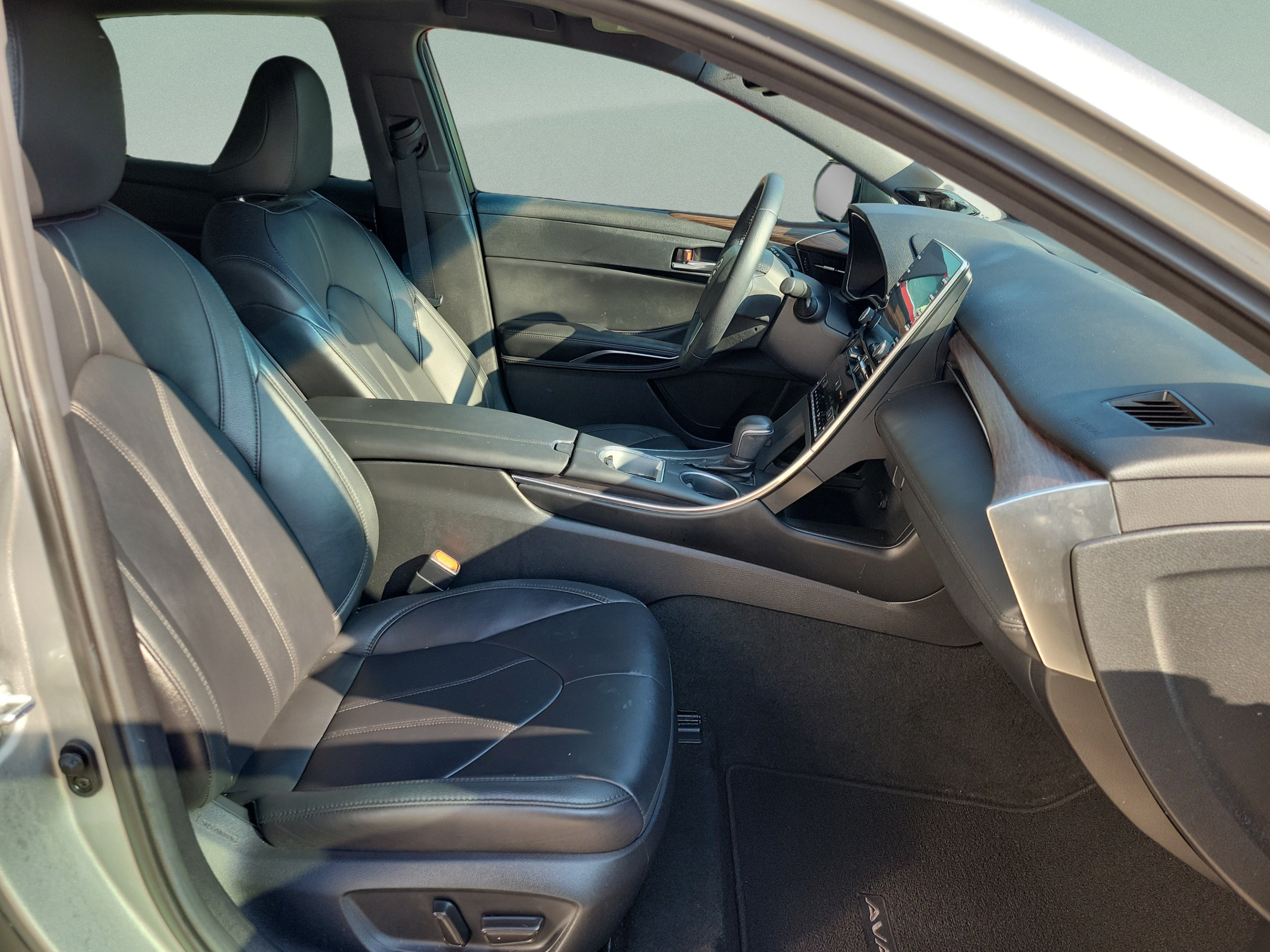 Used 2021 Toyota Avalon XLE w/ Moonroof Package FWD image 28