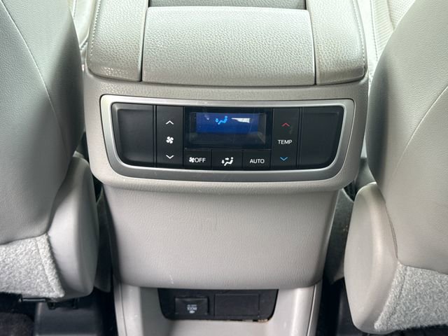 Used 2014 Toyota Highlander Limited AWD/4WD image 21