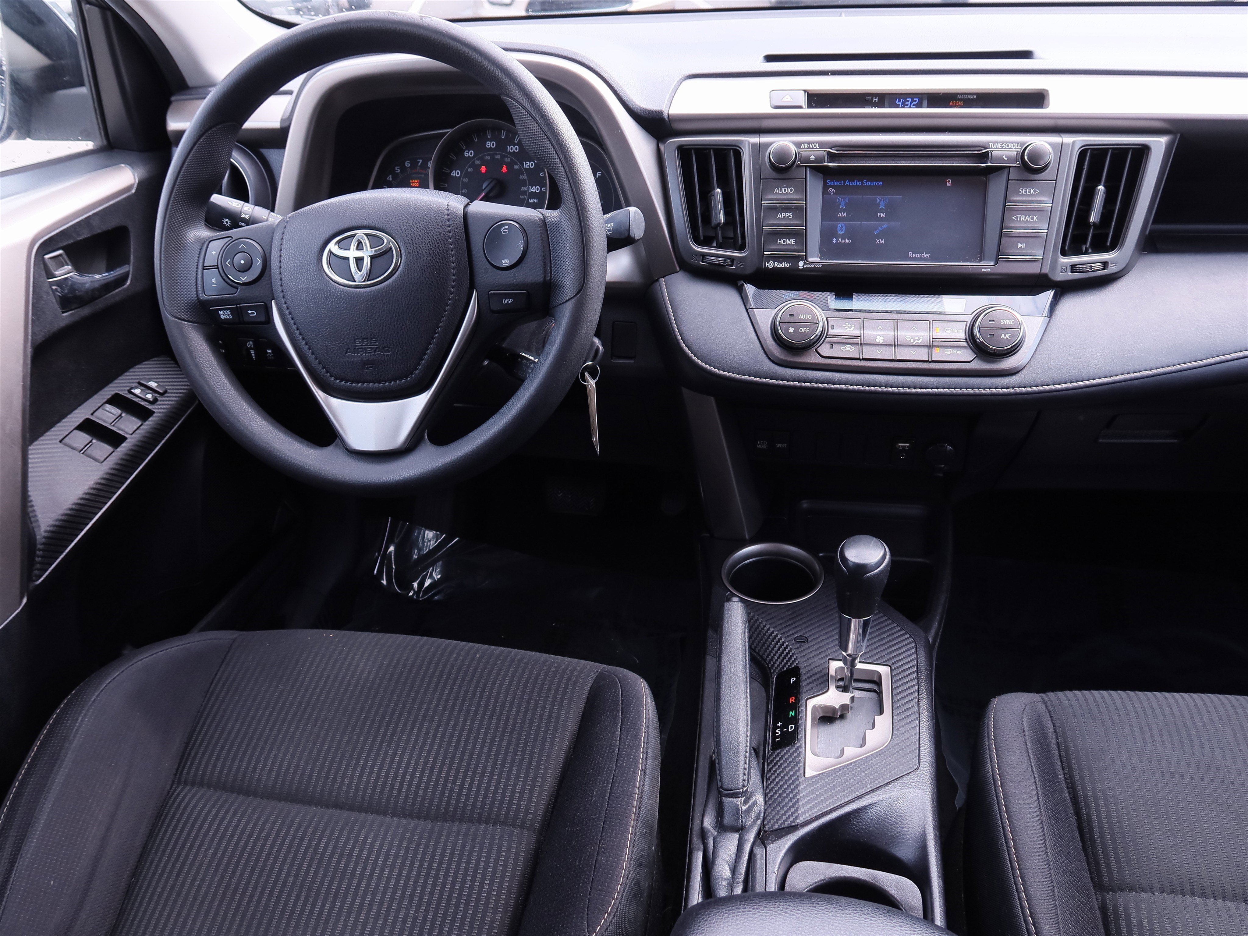 Used 2015 Toyota RAV4 XLE FWD image 13