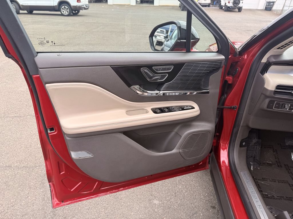 Used 2020 Lincoln Corsair AWD w/ Equipment Group 101A image 10