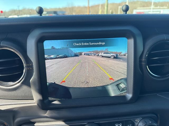 Used 2023 Jeep Gladiator Overland image 13