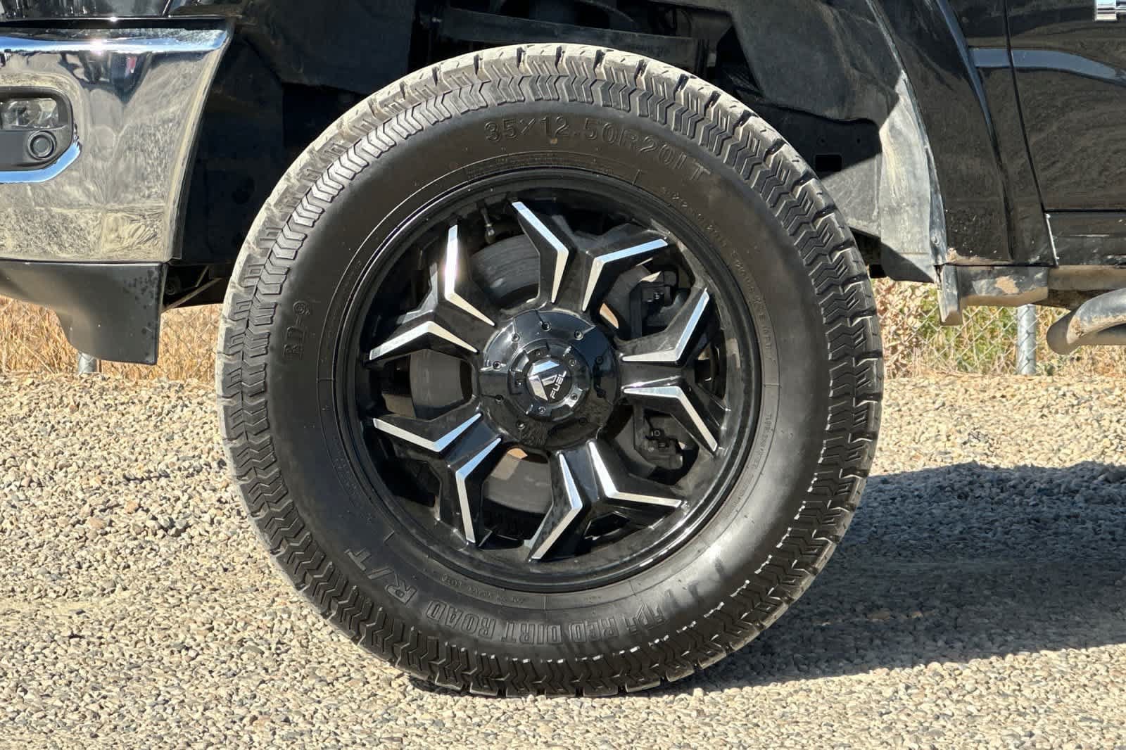 Used 2019 RAM 1500 Laramie AWD/4WD image 35