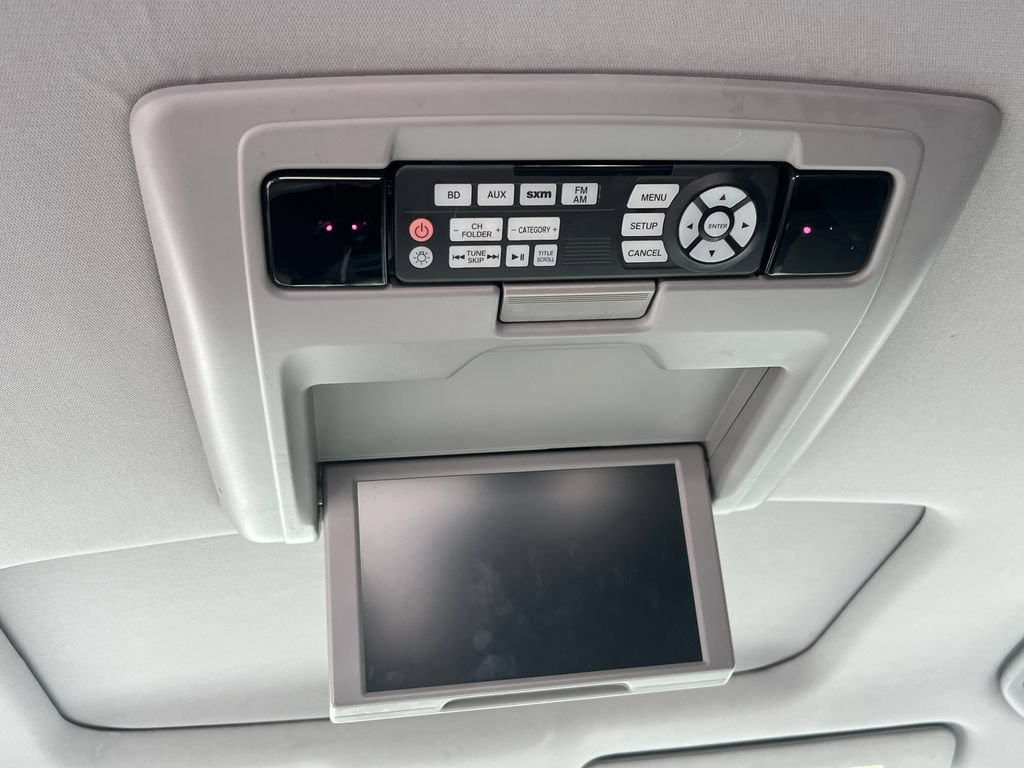 Used 2017 Honda Pilot Elite image 12