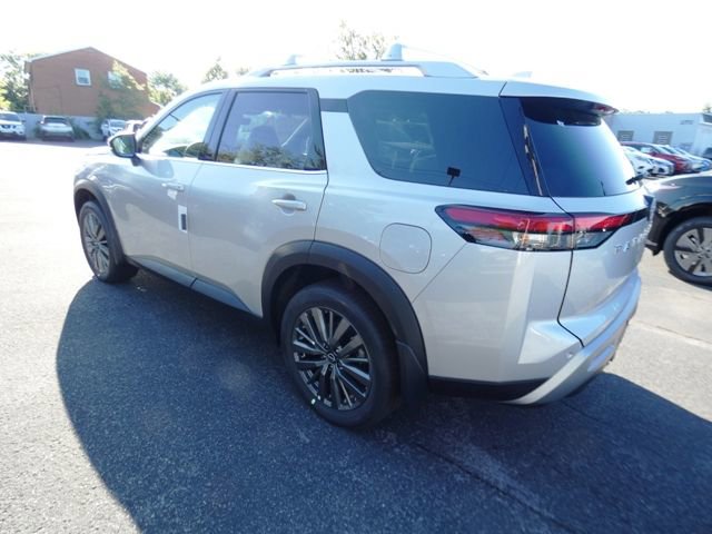New 2025 Nissan Pathfinder SL w/ SL Premium Package image 5