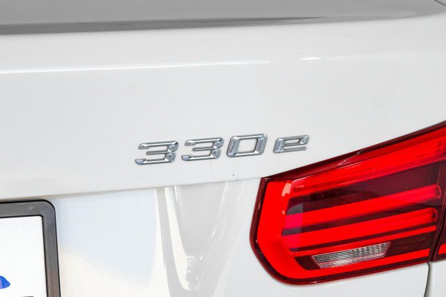 Used 2018 BMW 330e RWD image 53
