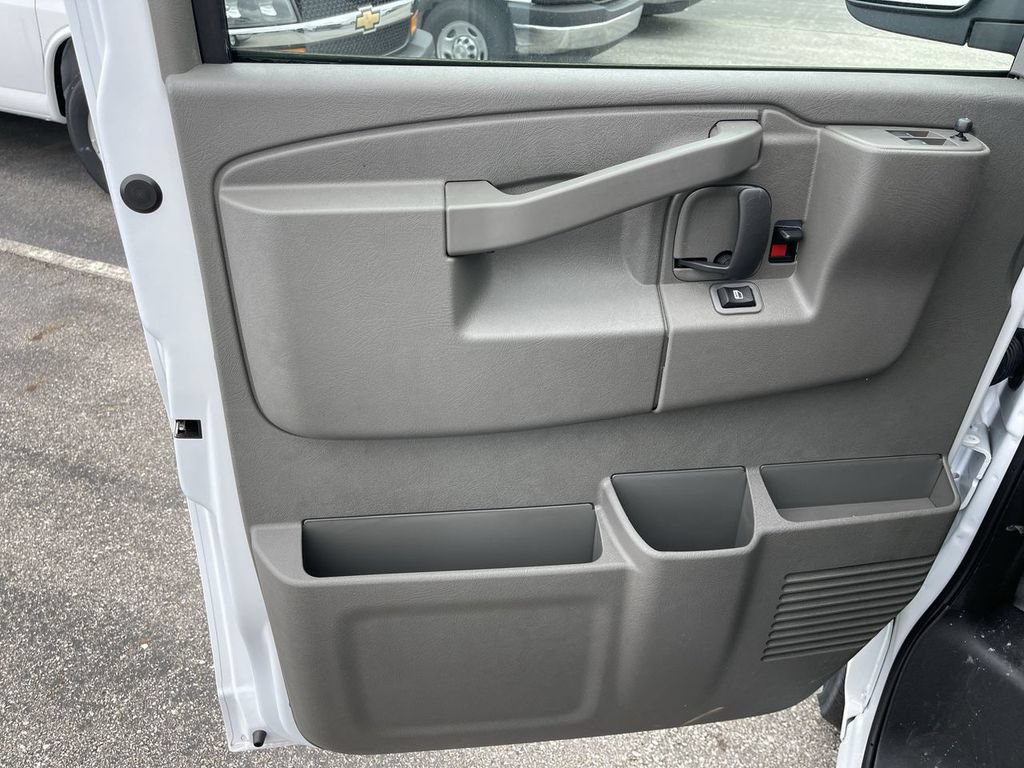 New 2026 Chevrolet Express 2500 Extended w/ Driver Convenience Package RWD image 6