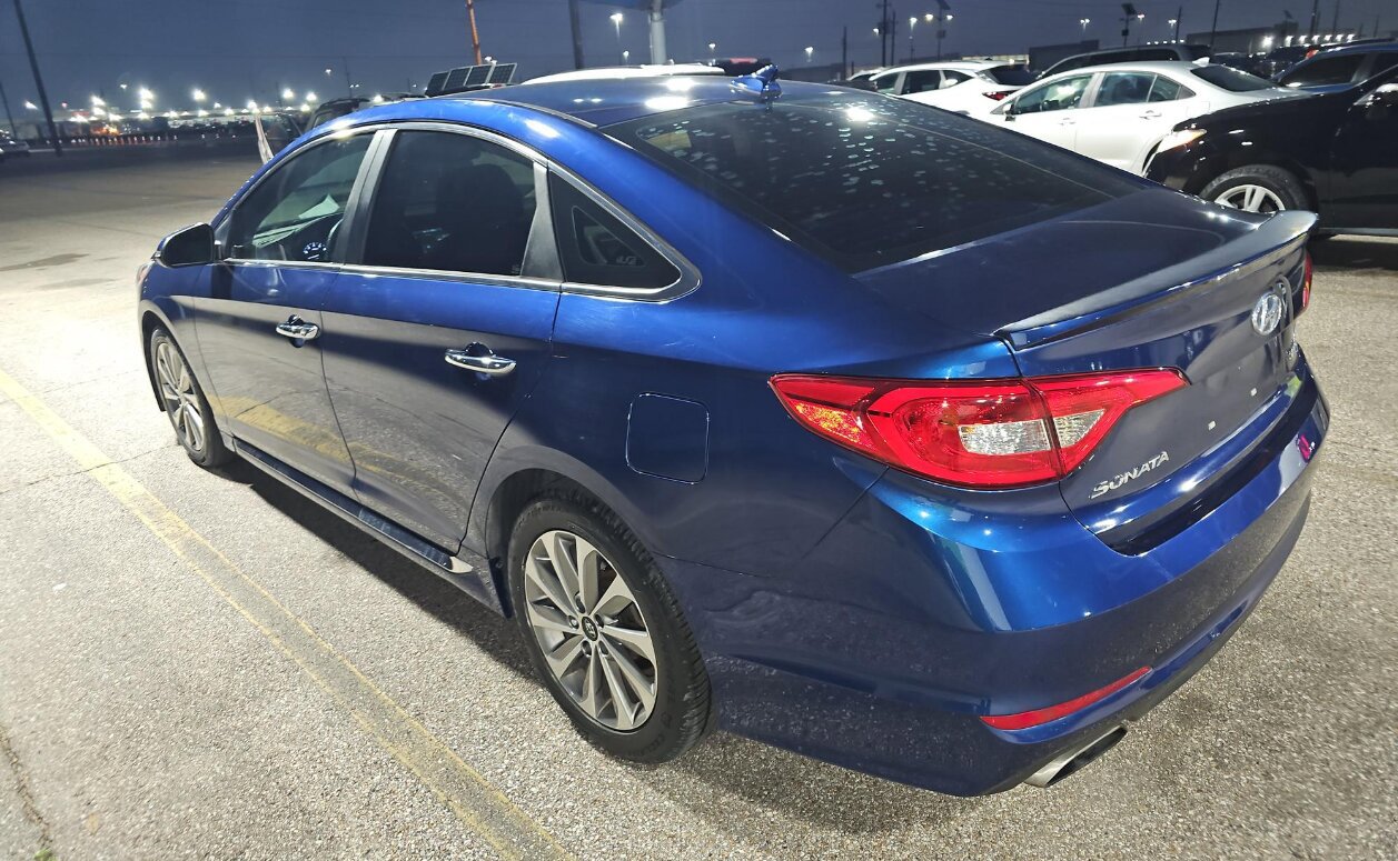 Used 2016 Hyundai Sonata Sport w/ Option Group 03 image 2