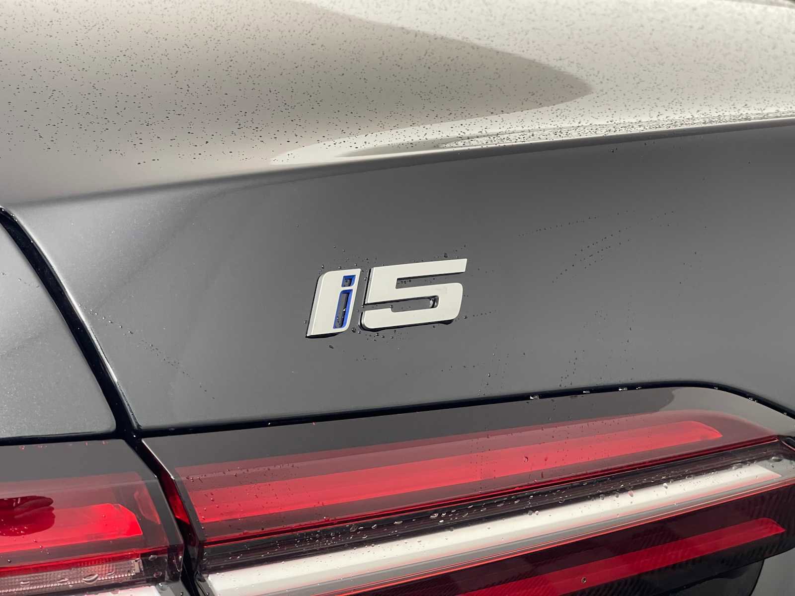 New 2026 BMW i5 eDrive40 image 9