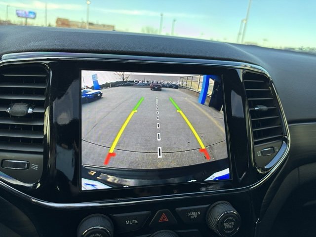 Used 2021 Jeep Grand Cherokee Laredo X image 20