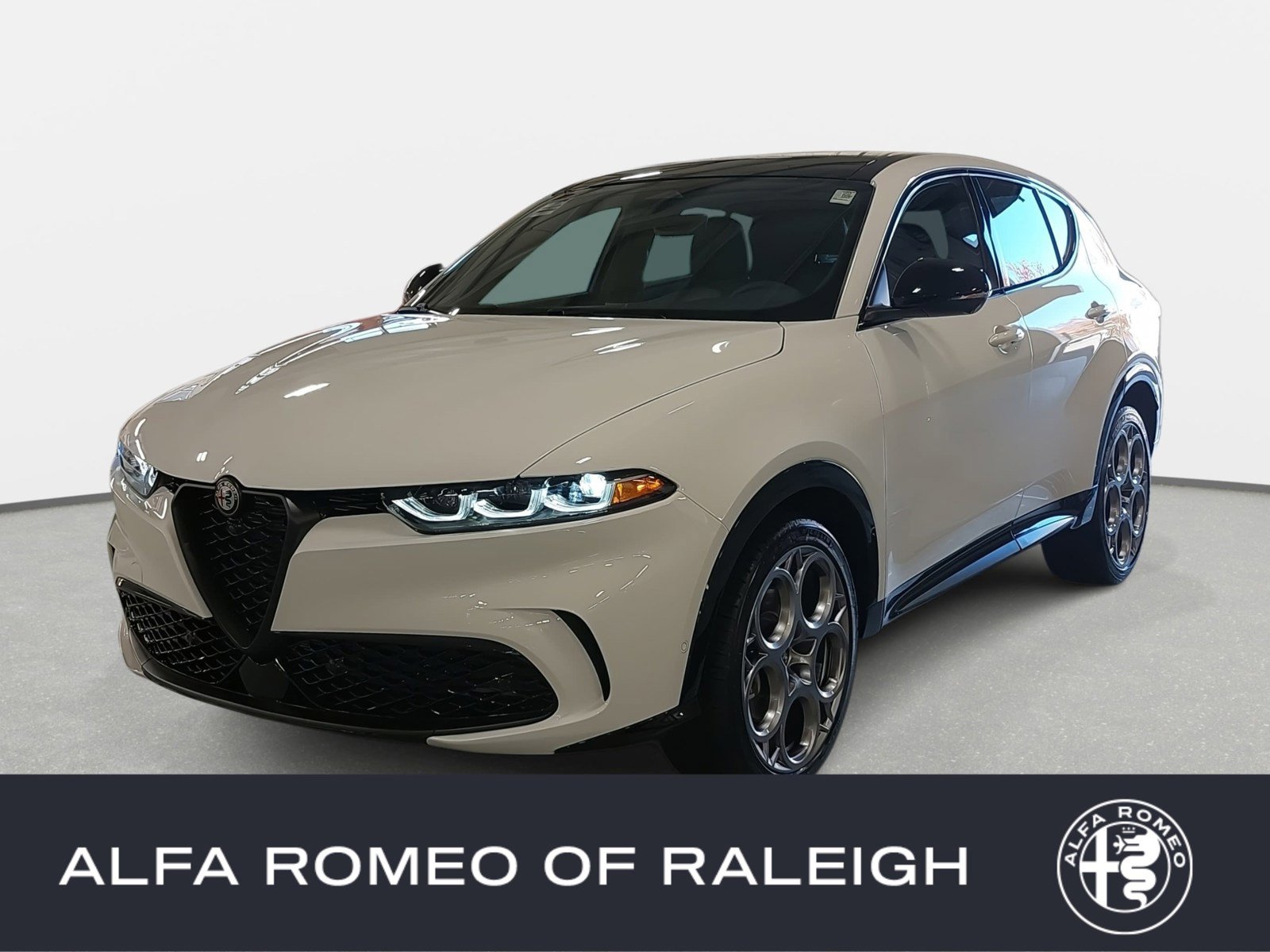 New 2025 Alfa Romeo Tonale w/ Premium Package image 1