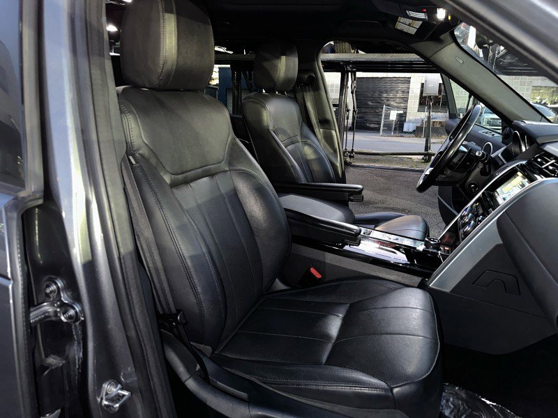 Used 2017 Land Rover Discovery HSE image 61