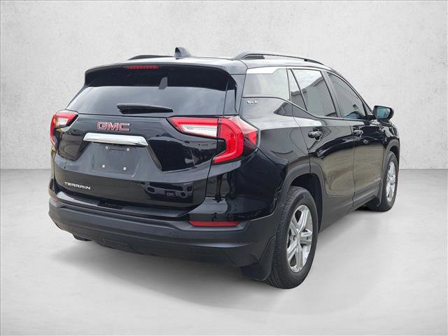 Used 2022 GMC Terrain SLE w/ Driver Convenience Package image 4
