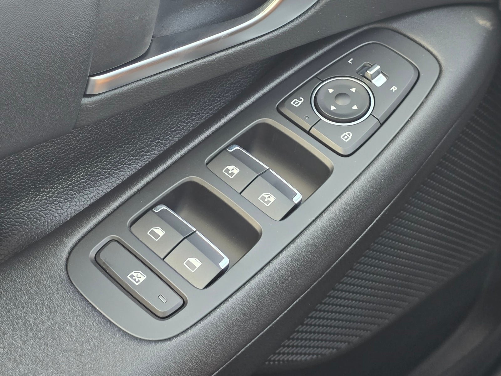 New 2026 Hyundai Sonata SEL FWD image 23