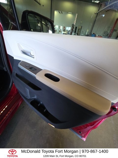 Used 2021 Toyota Sienna XLE FWD image 25
