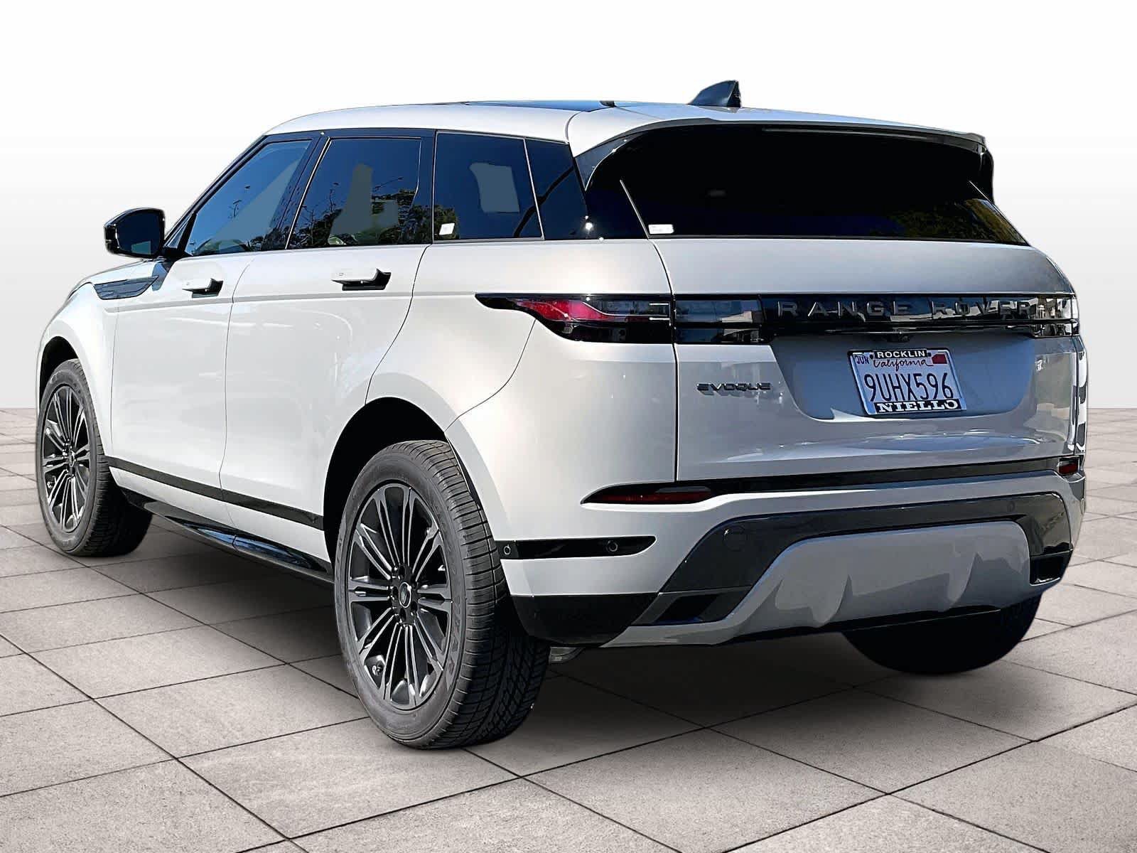 Used 2026 Land Rover Range Rover Evoque Dynamic SE AWD/4WD image 16