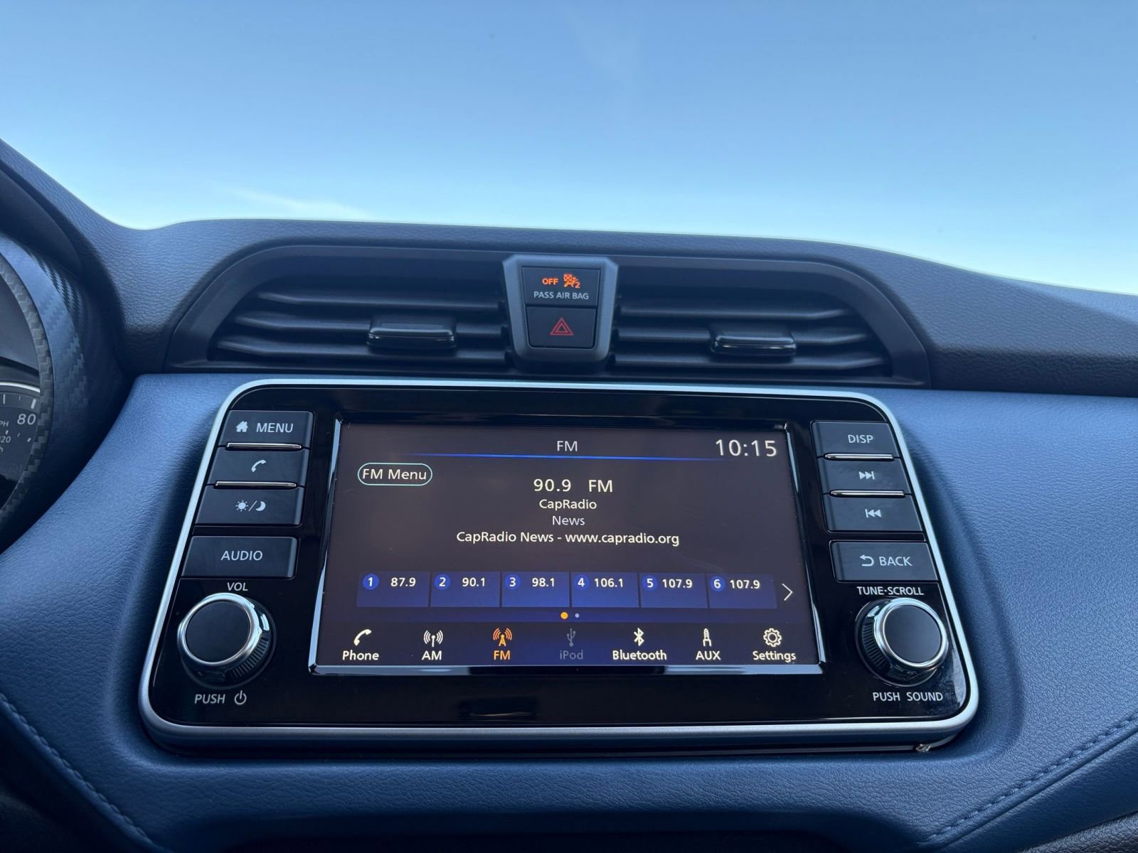 Used 2025 Nissan Versa SV image 20