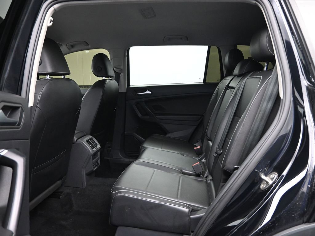 Used 2021 Volkswagen Tiguan SE AWD/4WD image 30