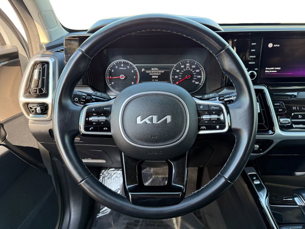Used 2022 Kia Sorento SX image 12