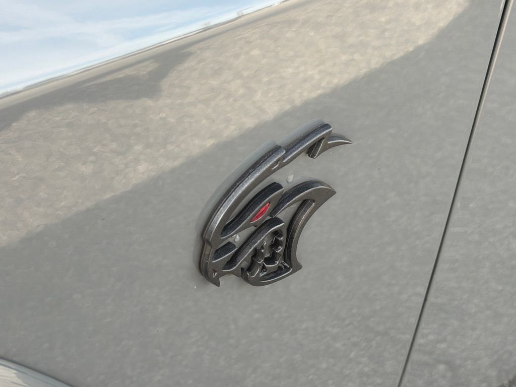 Used 2019 Dodge Challenger SRT Hellcat Redeye image 18