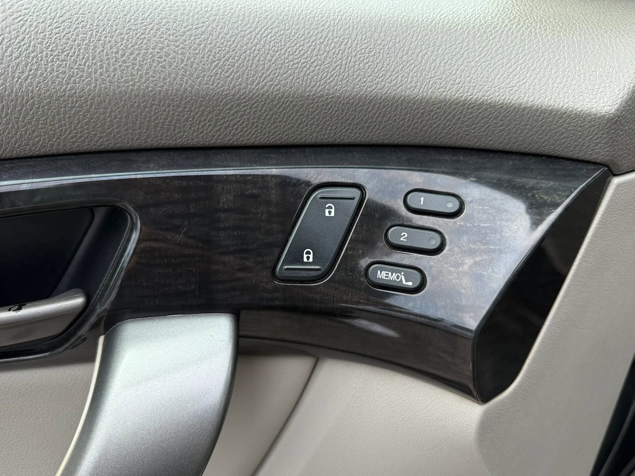 Used 2008 Acura MDX w/ Technology Package image 26