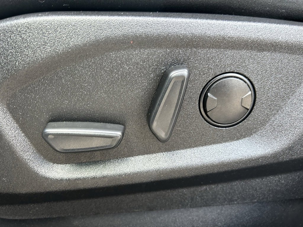 Used 2023 Ford Edge SEL image 13