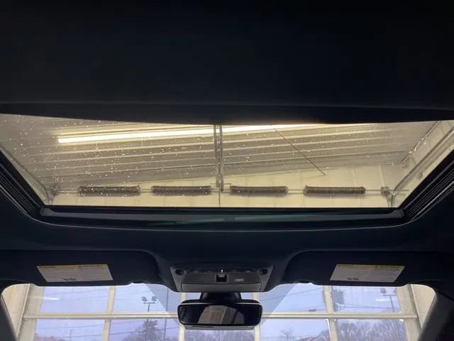 Used 2023 Nissan Maxima SR image 17