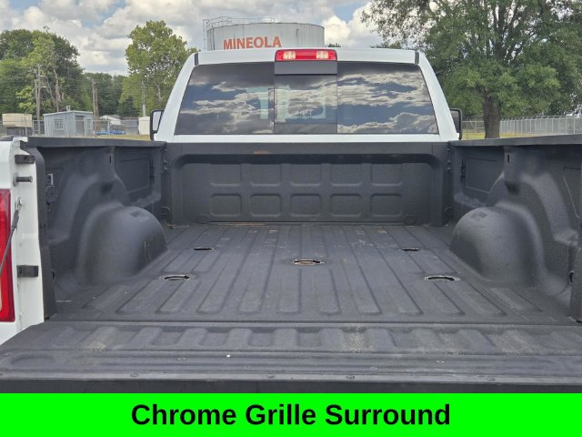 Used 2024 RAM 3500 Tradesman w/ Chrome Appearance Group AWD/4WD image 9
