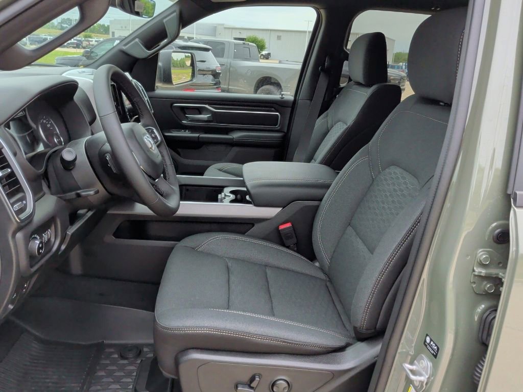 New 2026 RAM 1500 4x4 Crew Cab image 11