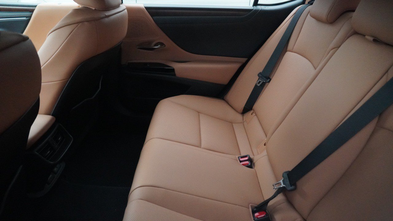 Certified 2024 Lexus ES 350 w/ Premium Package FWD image 10
