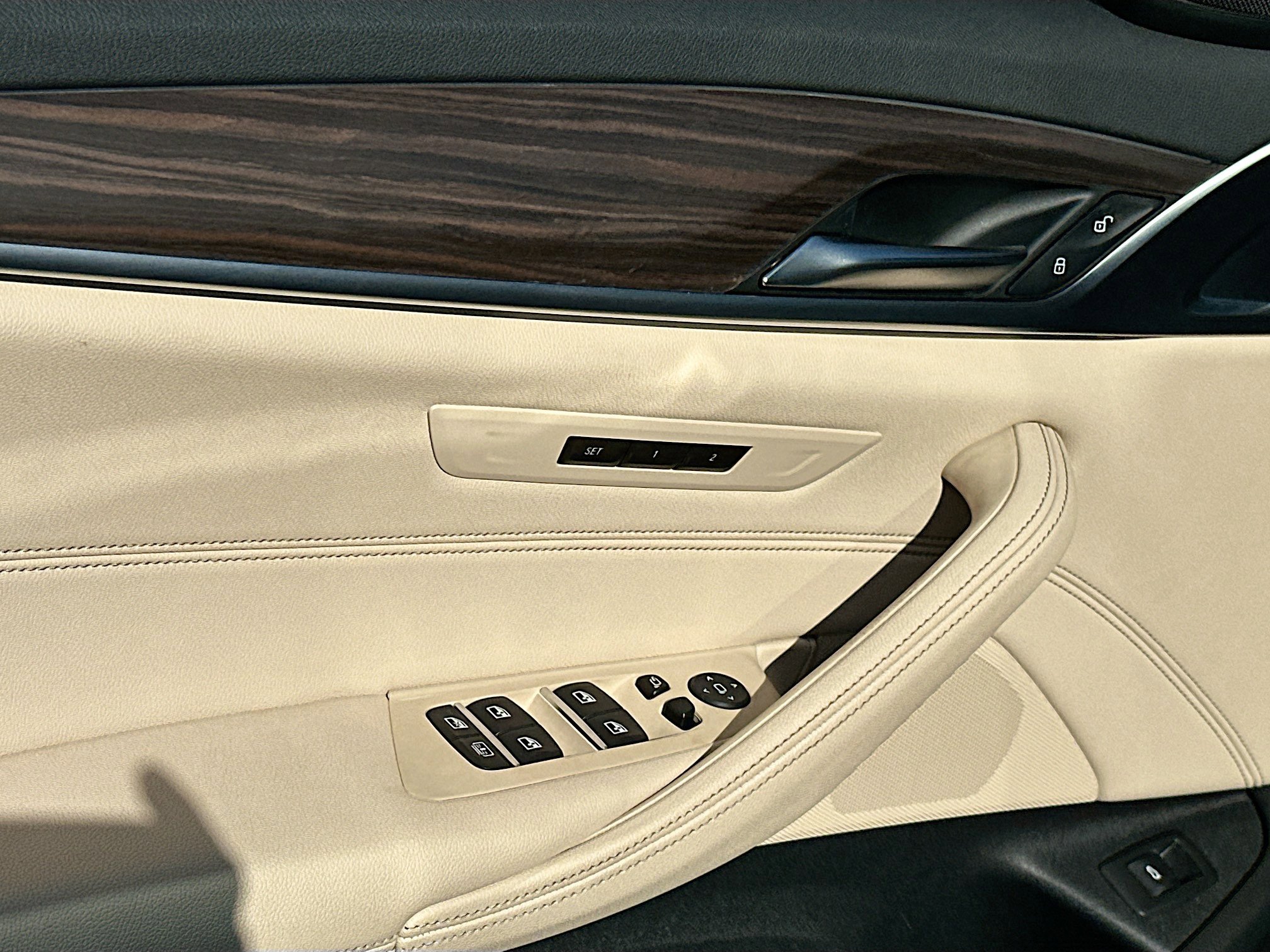 Used 2022 BMW 530i w/ Convenience Package image 18