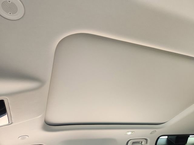 Used 2026 Land Rover Defender 110 S image 18