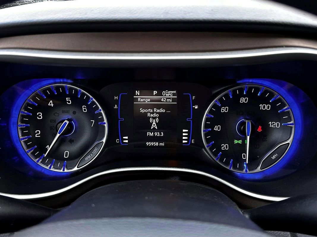 Used 2020 Chrysler Voyager Lxi image 26