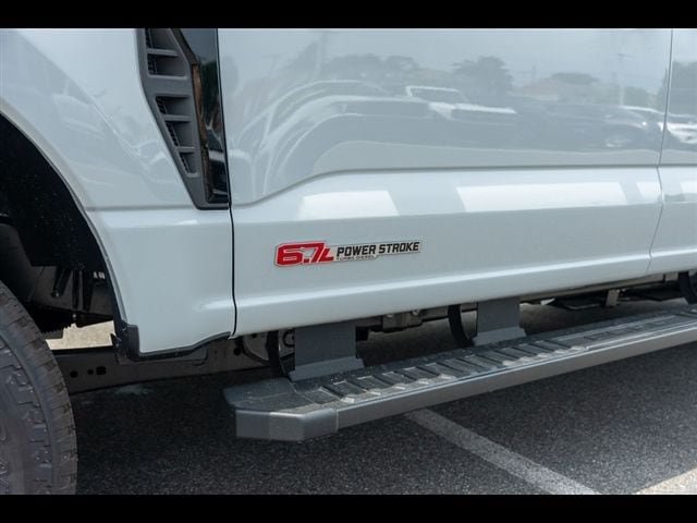 New 2026 Ford F250 Lariat w/ Black Appearance Package AWD/4WD image 10