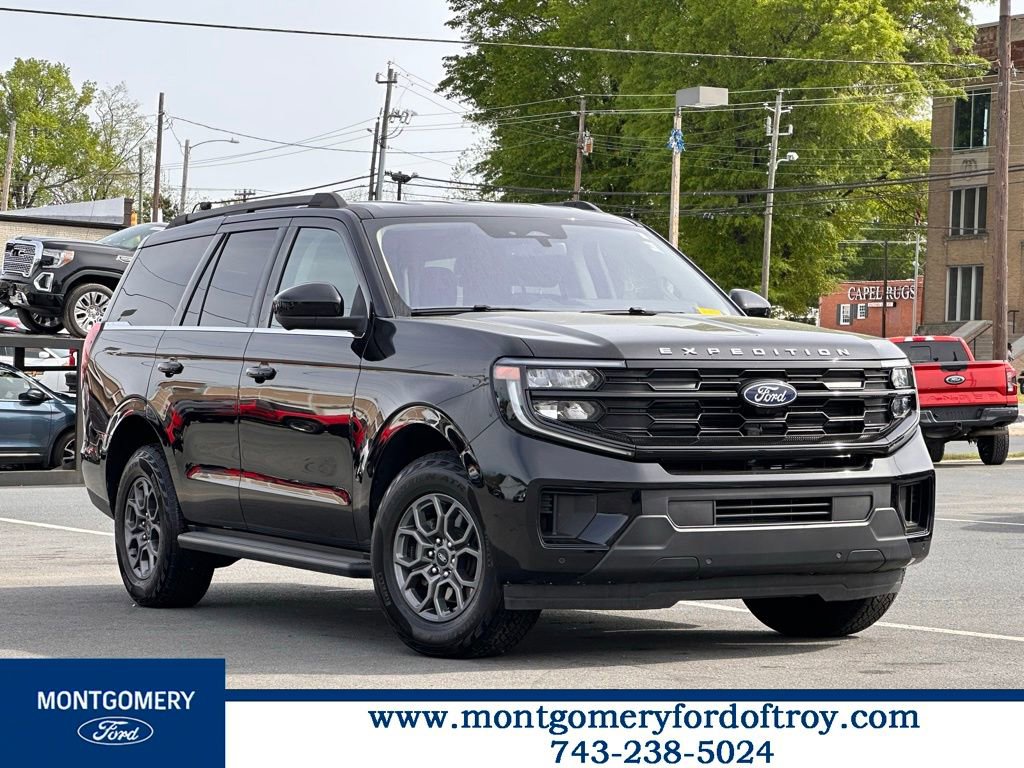 Used 2025 Ford Expedition Active image 1