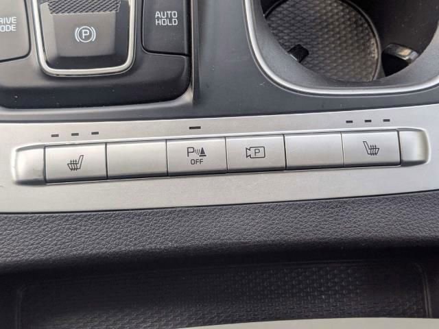 Used 2024 Kia Carnival LX FWD image 14