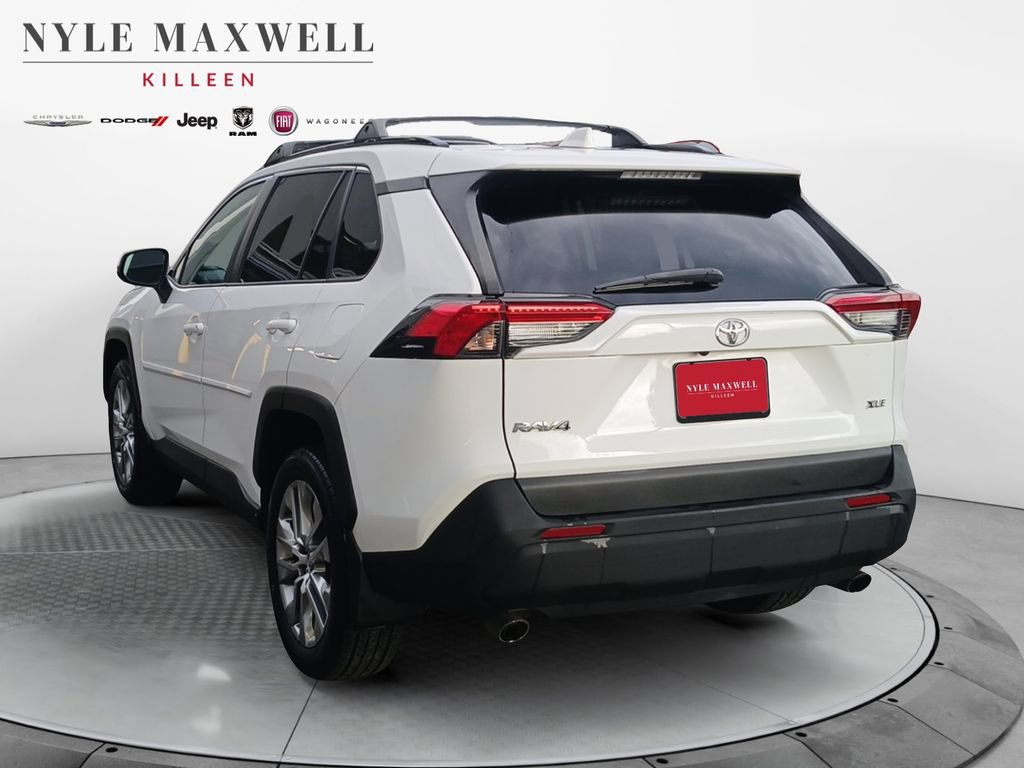 Used 2020 Toyota RAV4 XLE Premium FWD image 14