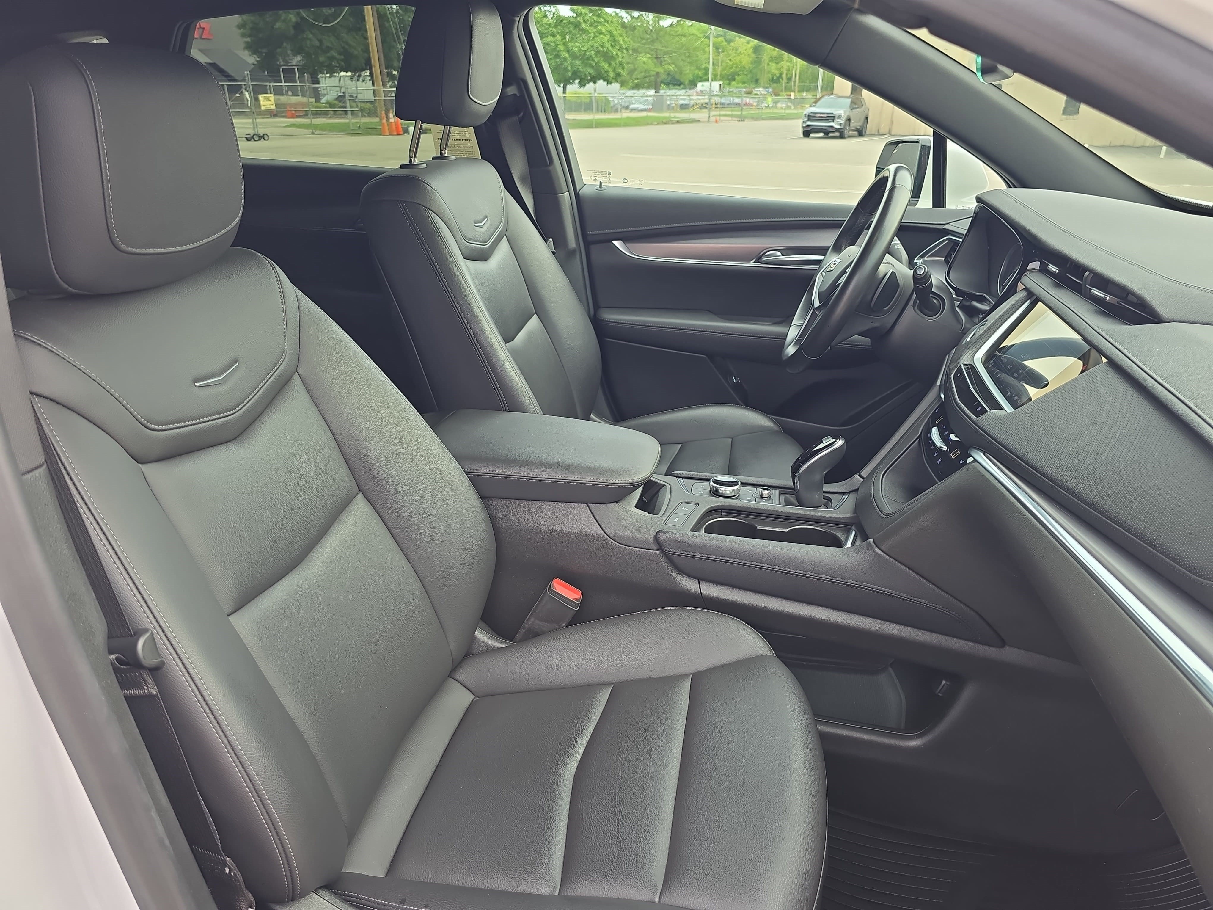 Certified 2023 Cadillac XT5 Luxury AWD/4WD image 10