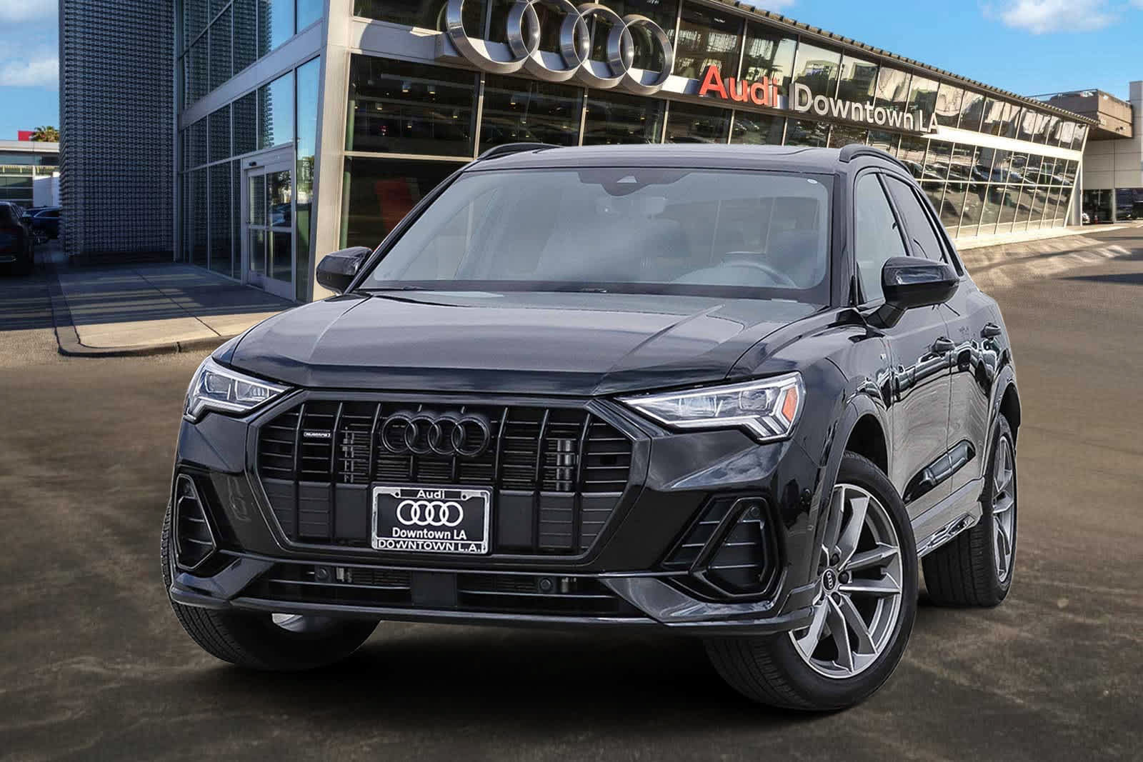 Used 2025 Audi Q3 2.0T Premium w/ Convenience Package AWD/4WD image 1