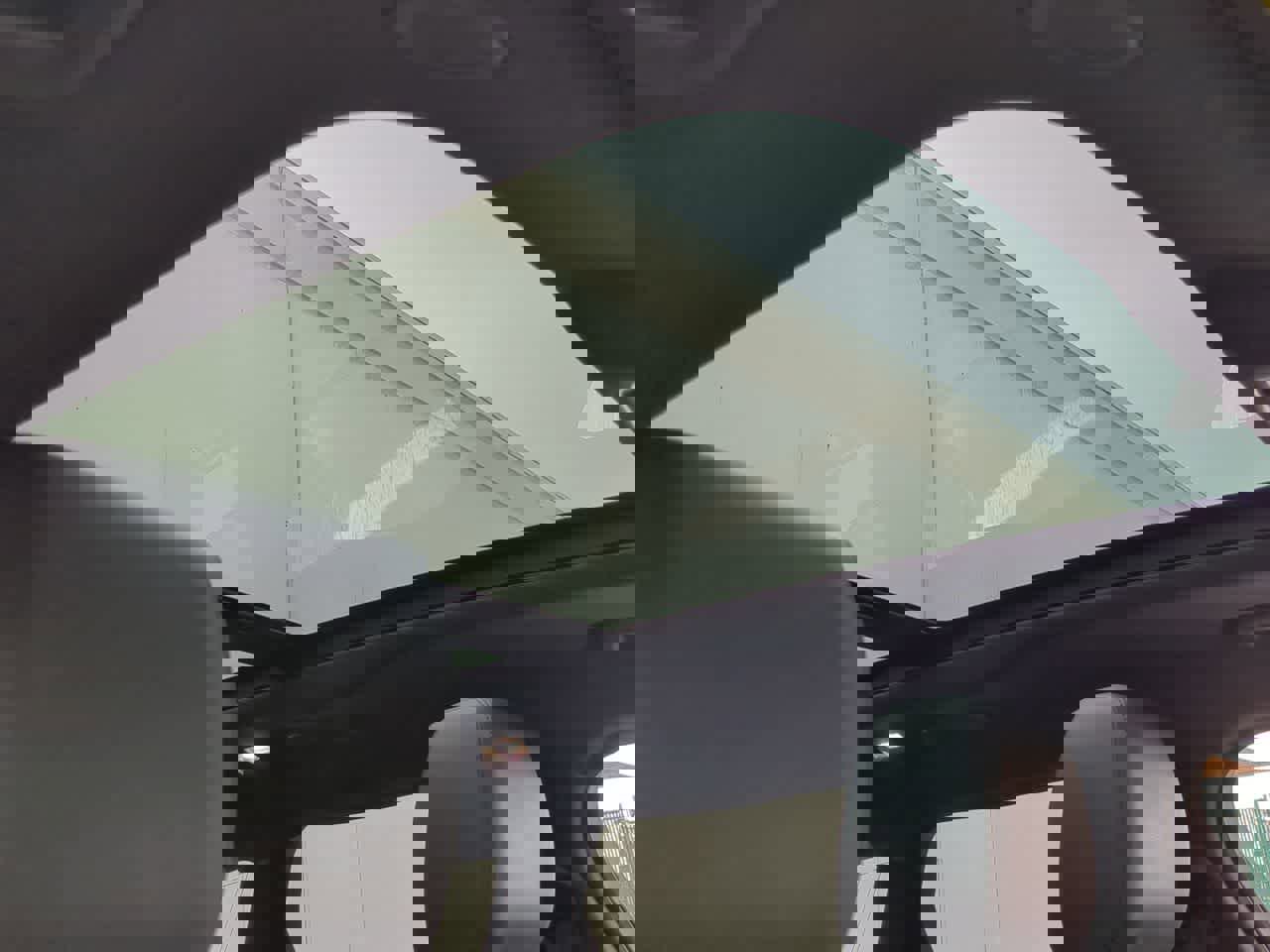 Certified 2024 Land Rover Range Rover Velar Dynamic SE image 19