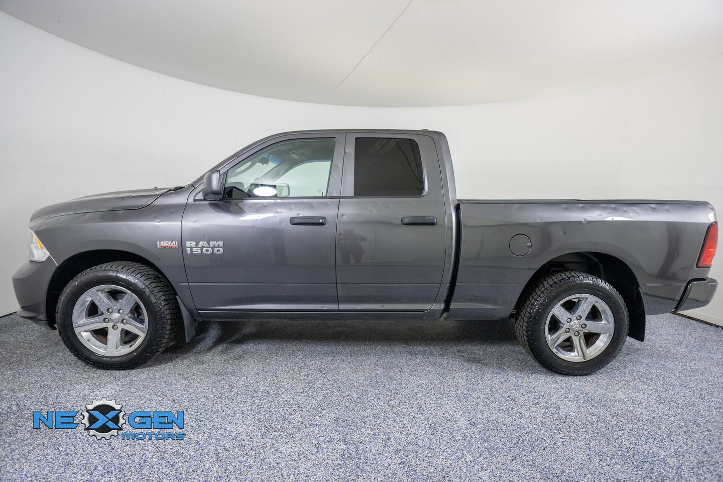 Used 2018 RAM 1500 Express w/ Express Value Package AWD/4WD image 4