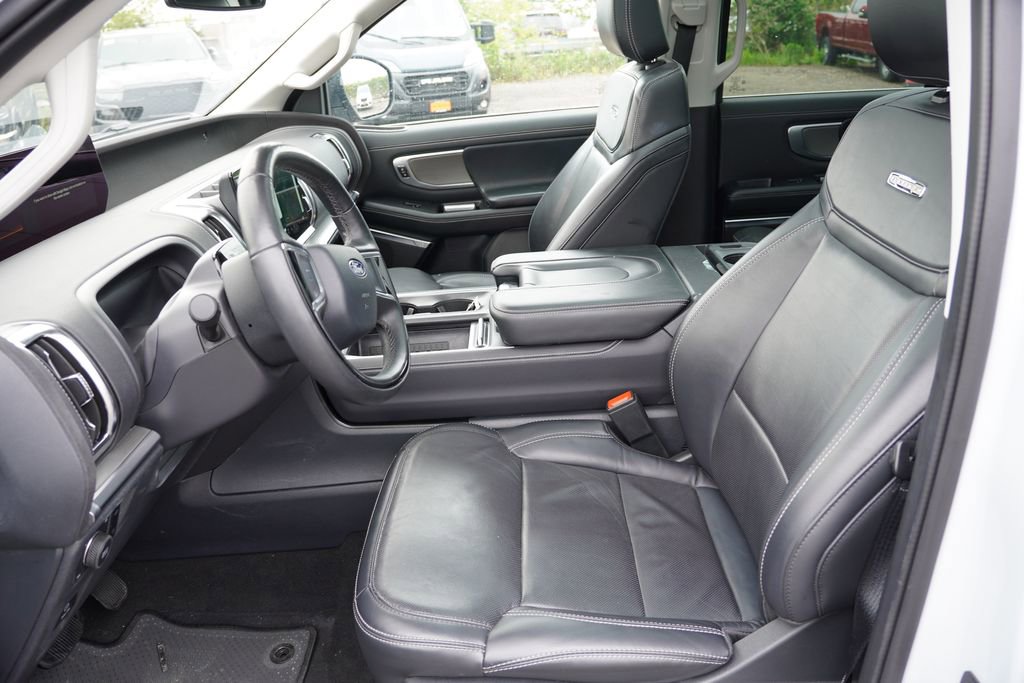 Certified 2025 Ford Expedition Platinum AWD/4WD image 6