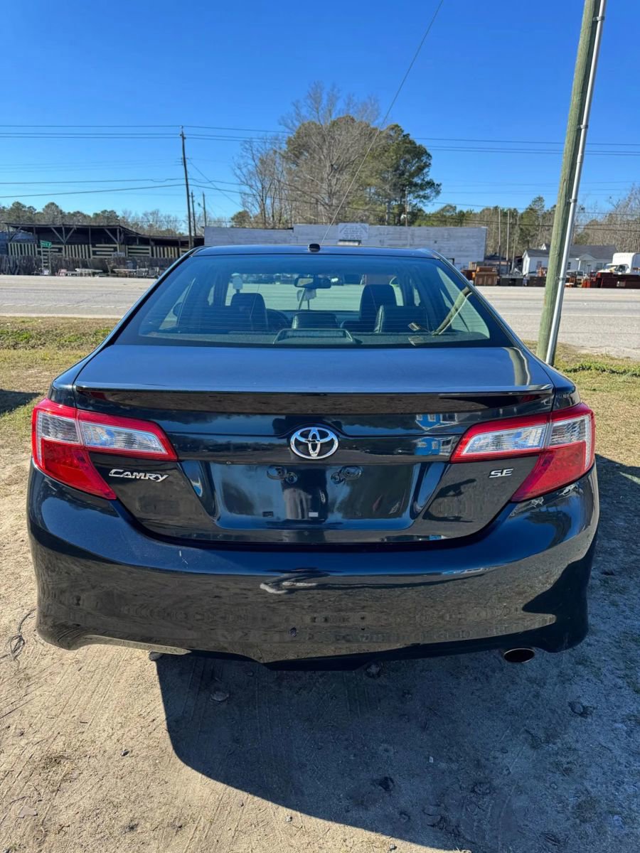 Used 2014 Toyota Camry SE w/ Leather Package image 8