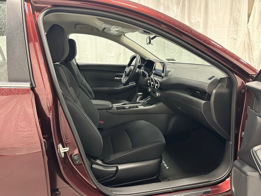 Used 2025 Nissan Sentra SV FWD image 54