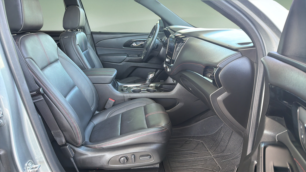 Used 2023 Chevrolet Traverse RS w/ LPO, Floor Liner Package AWD/4WD image 11