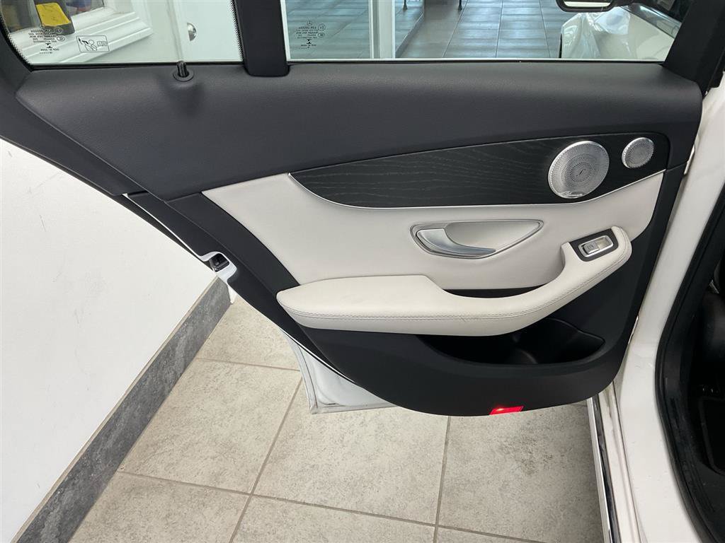 Used 2017 Mercedes-Benz C 300 4MATIC Sedan image 11