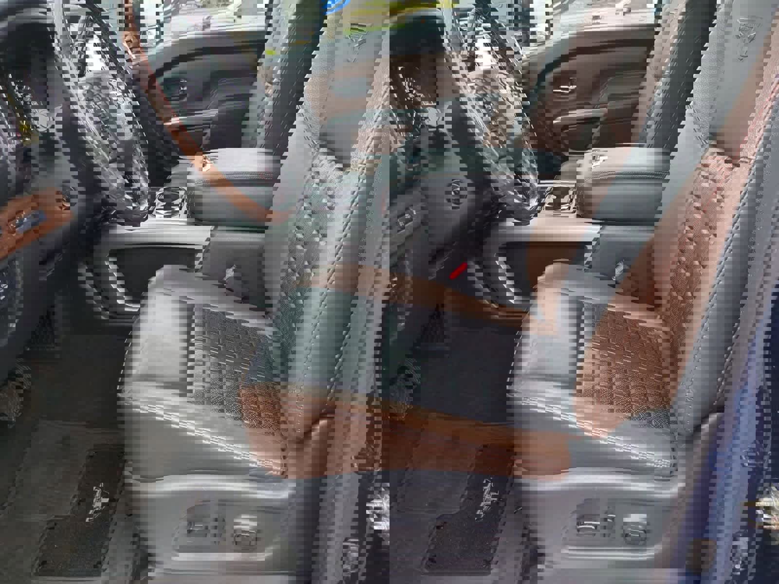 Used 2018 Nissan Titan Platinum Reserve w/ Platinum Utility Package image 16